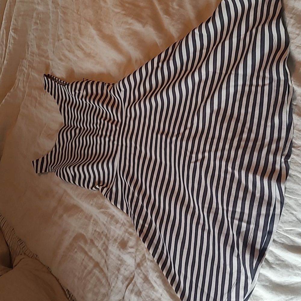 American Eagle flare dress. Black and white. Size 6